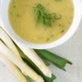 Crème d'asperges aux poireaux