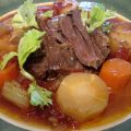 Boeuf braisé aux tomates et au vin rouge