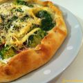 Pizza au brocoli, jambon et emmental