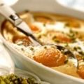 Clafoutis d'abricots aux pistaches hachées