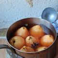 Coings pochés au vin