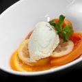 Glace à la vanille, orange et menthe, compote[...]