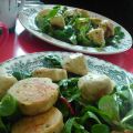 Salade aux quenelles poêlées