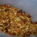 Granola maison aux fruits, noix et érable
