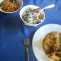 Byriani aux légumes avec saag aloo et samosas