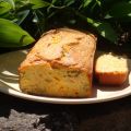 Cake olives vertes, mimolette, jambon aux[...]
