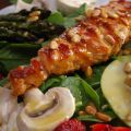 Salade fruitée au saumon grillé et aux asperges