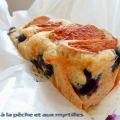 Cake à la pêche et aux myrtilles