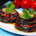 Tarte aux aubergines, à la tomate et à la[...]