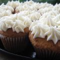 CUPCAKES À LA CARDAMOME GLAÇAGE VANILLE