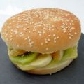 Burger sucré: banane, kiwi, clémentine et crème[...]