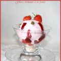 GLACE CREMEUSE A LA FRAISE - COULIS FRUITS[...]