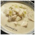 Soupe de poulet au lait de coco et poireaux,[...]