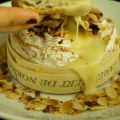 Camembert fondu et macarons pour gourmands[...]