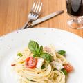 Cold Pasta with fresh tomatoes and Mozzarella[...]