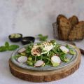 Salade printanière au crottin de chèvre