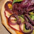  Pizza d'hiver, aux pommes, oignons et épinards[...]