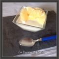 Mousse de yaourt nature et morceaux d'ananas