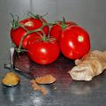 Compote de tomates, gingembre, cannelle et miel