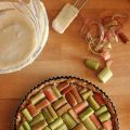 Tarte géométrique à la rhubrbe et à l'amande