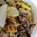 Vermicelle sauté aux légumes et aux champignons[...]