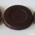 Petits palets au chocolat et à la noix de coco,[...]