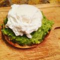 Oeuf mollet et purée d'avocat