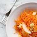 Salade de saison : poires, carottes, noix et[...]