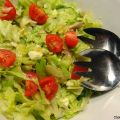 Salade verte aux concombres, oeuf, et bien plus[...]