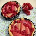 Tartelettes aux pêches et aux groseilles