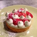 Tartelette Fraise/Pistache sur fond de palet[...]