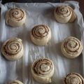 Brioches aux pommes et à la cannelle, glaçage[...]