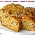 Cake aux olives, tomates séchées et vin rouge