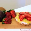 Tarte fraise, kiwi, ananas sur chantilly de[...]