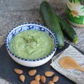 Crème de courgette à l'amande et au fenouil