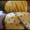 Éplucher les ananas efficacement pour la mise[...]