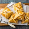 Feuilletés au thon et au fromage frais persillé[...]