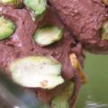 Glace au chocolat aux eclats de pistaches,[...]