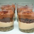 Verrines crème caramel avec mousse au chocolat[...]