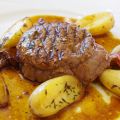 Tournedos de biche au confit d'échalotes