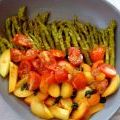 Salade d'asperges tomates abricots & basilic,[...]