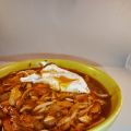 Soupe de ramen (nouilles) épicée (oeuf poché,[...]