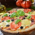Pizza jambon-mozzarella maison