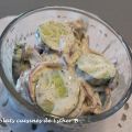 Salade de concombres et oignons rouges