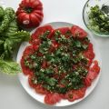 Carpaccio de tomates Coeur de boeuf avec salsa[...]