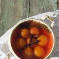 Pêches au vin et au romarin