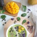 Green smoothie bowl avocat mangue