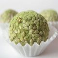 Truffes au chocolat blanc et au thé matcha,[...]