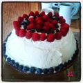 Gâteau léger aux framboises et aux myrtilles