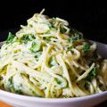 Spaghettis à la ricotta et aux herbes